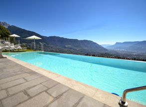 Hotel Lechner piscina panoramica Infinity Pool vista